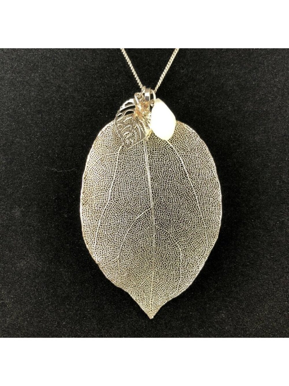 LC Lauren Conrad Silver Tone Long Necklace with Leaf Pendant #1555